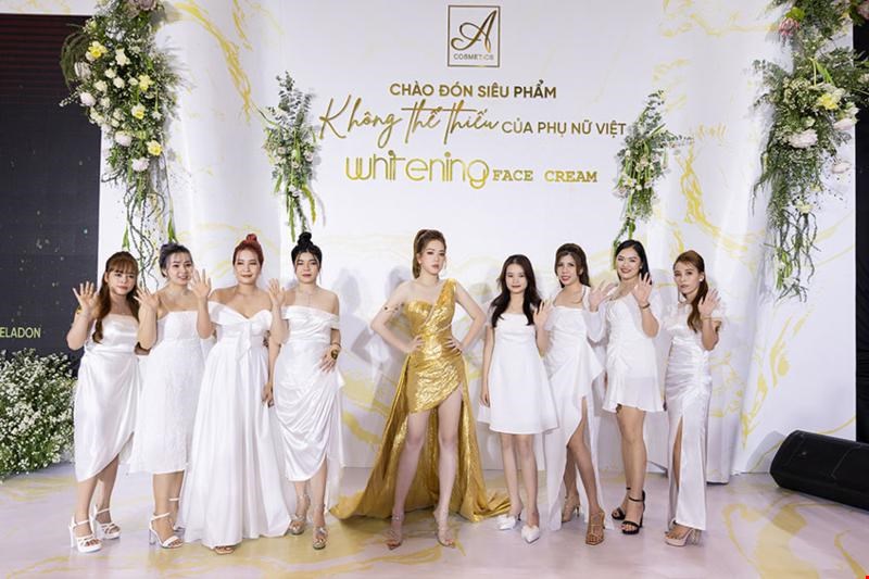 Ceo Phương Anh Ra Mắt “cực Phẩm” Whitening Face Cream Mẫu Mới