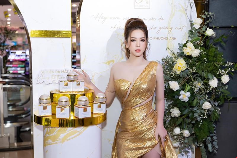 CEO Phương Anh và các sản phẩm của A Cosmetics